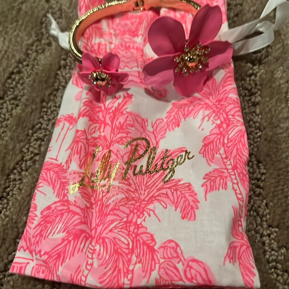 NWOT lilly pulitzer flower bracelet